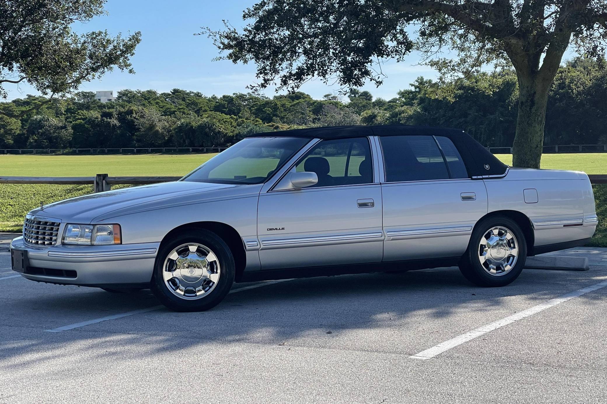 1999 Cadillac DeVille for Sale - Cars & Bids