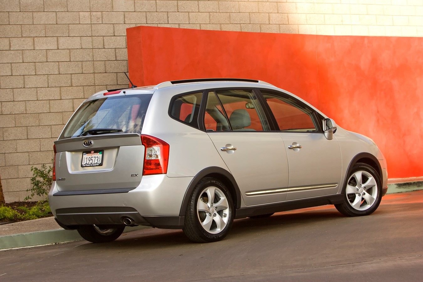 2007 Rondo - Photos - Kia America Newsroom