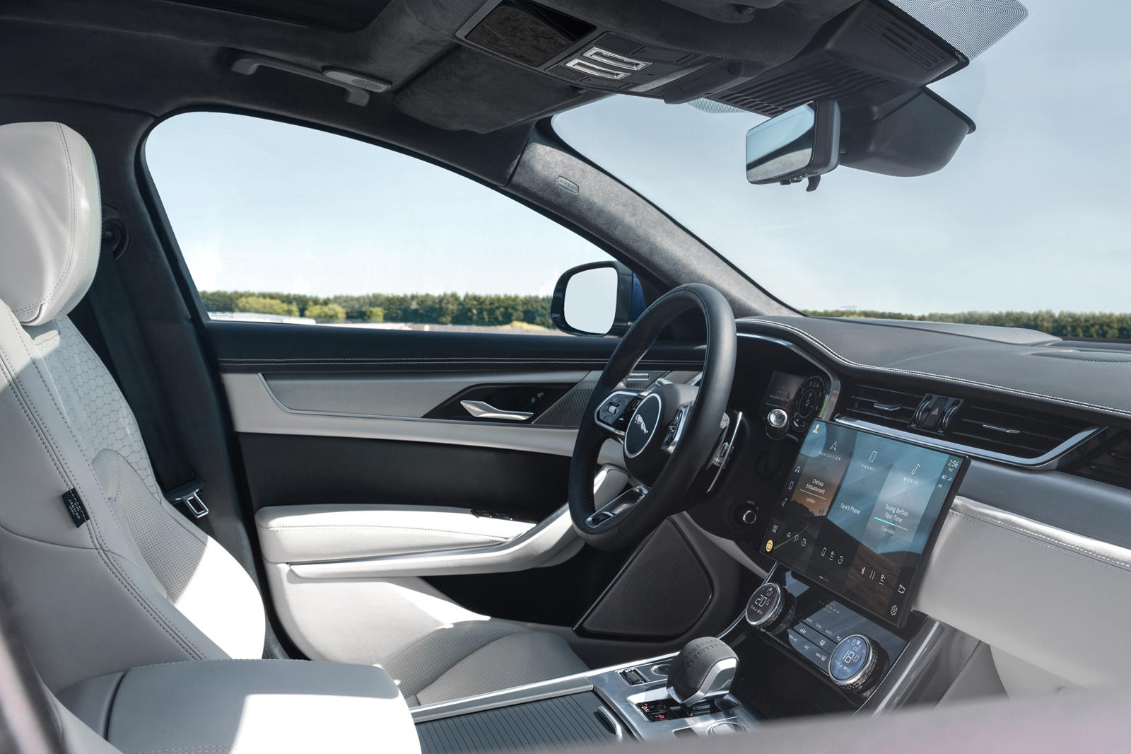 2022 Jaguar XF Sedan Interior Dimensions: Seating, Cargo Space & Trunk Size  - Photos | CarBuzz