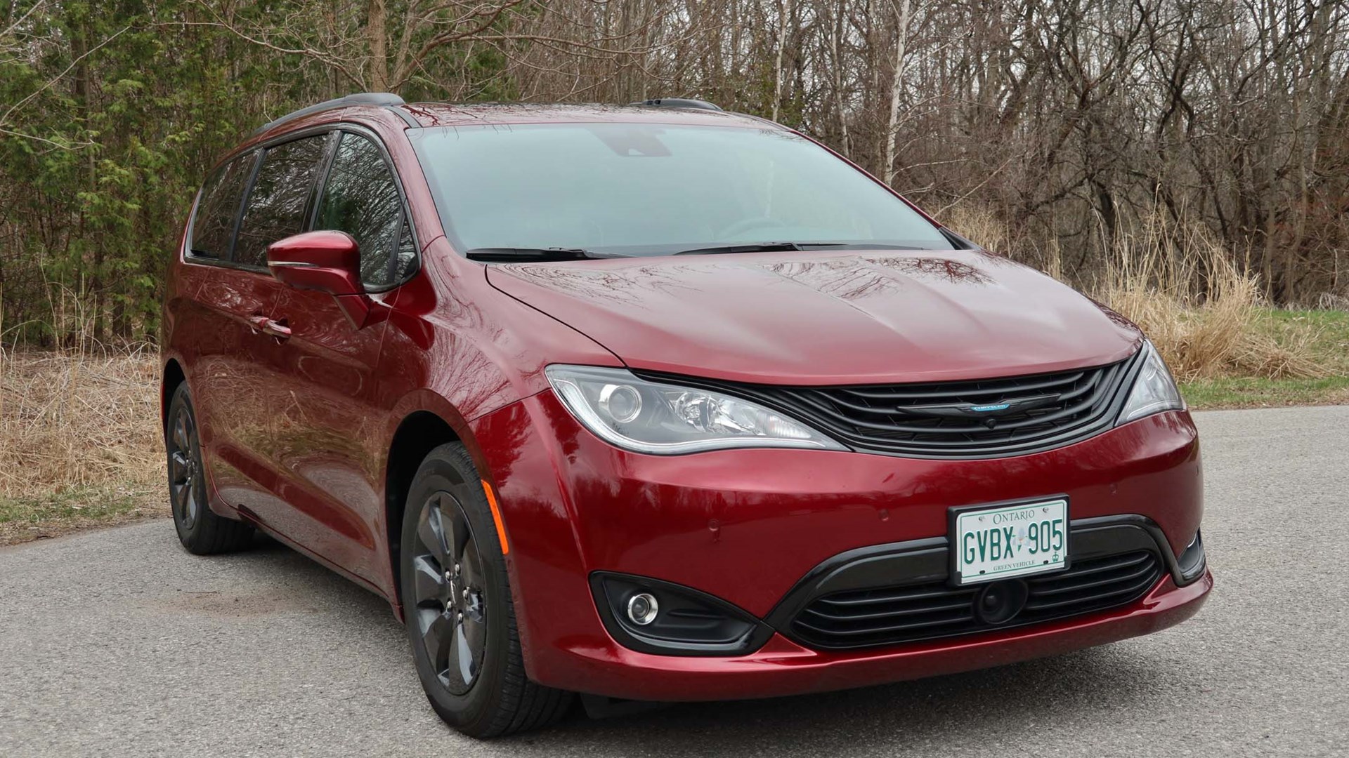 2019 Chrysler Pacifica Hybrid Review | AutoTrader.ca