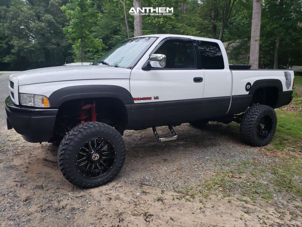 1997 Dodge Ram 1500 Wheel Offset Aggressive > 1" Outside Fender Suspension  Lift 8" | 1122347 | Anthem Off-Road