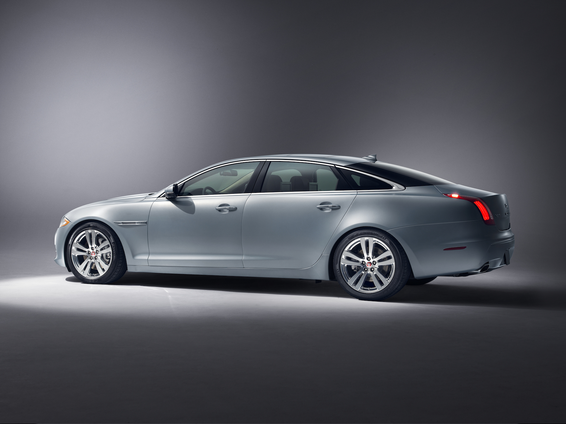 2015 Jaguar XJ Review, Ratings, Specs, Prices, and Photos - The Car  Connection