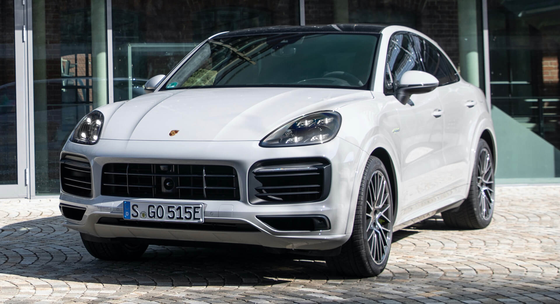 Porsche's Cayenne E-Hybrid Models Get Bigger Battery, Improved Electric  Range | Carscoops