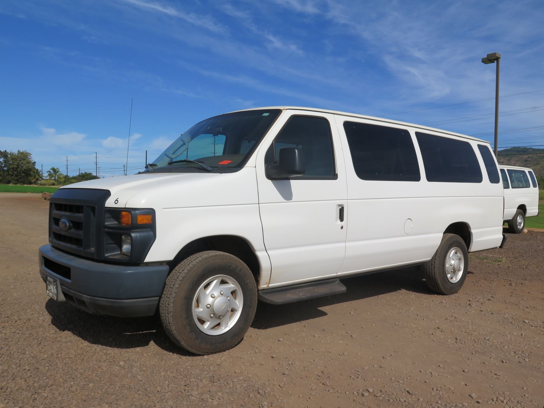 2009 Ford E350 Super Duty Extended Passenger Van V8 5.4L, 25,469 Miles,  Lic. RBA635 (Starts & Runs, - Oahu Auctions