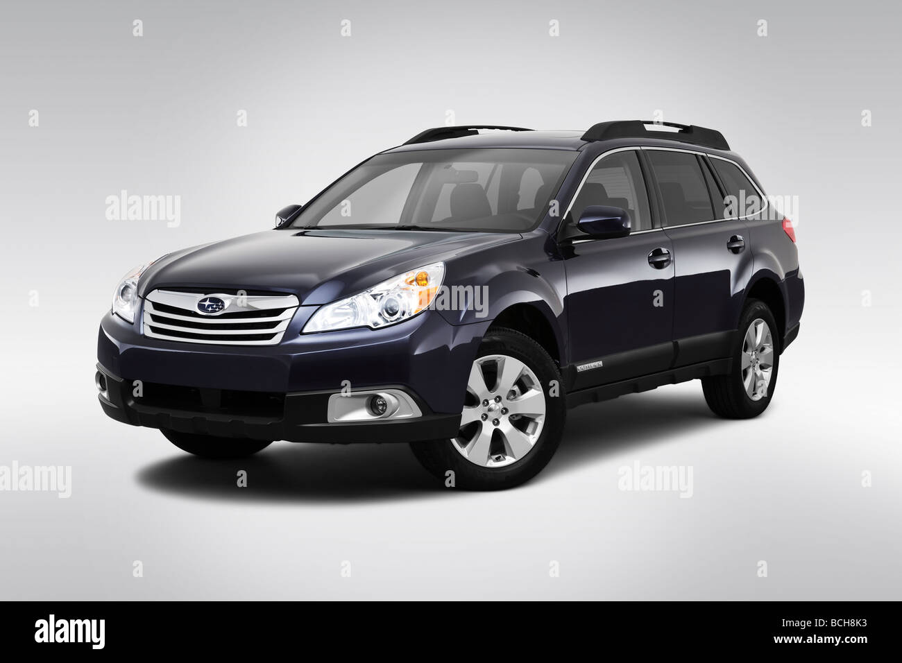 2010 Subaru Outback 2.5i Premium in Gray - Front angle view Stock Photo -  Alamy