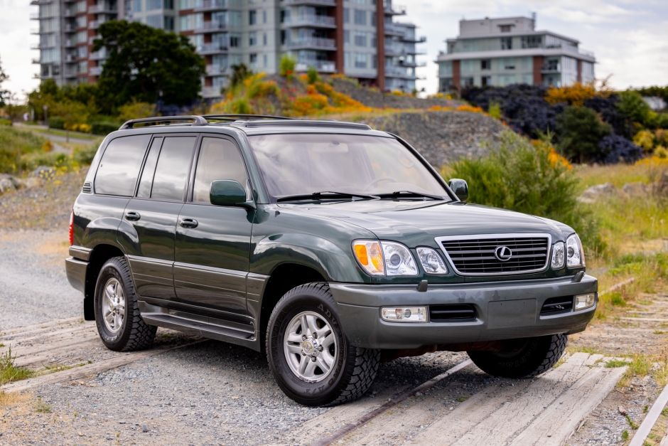 No Reserve: 2000 Lexus LX470 for sale on BaT Auctions - sold for $28,000 on  December 15, 2021 (Lot #61,614) | Bring a Trailer