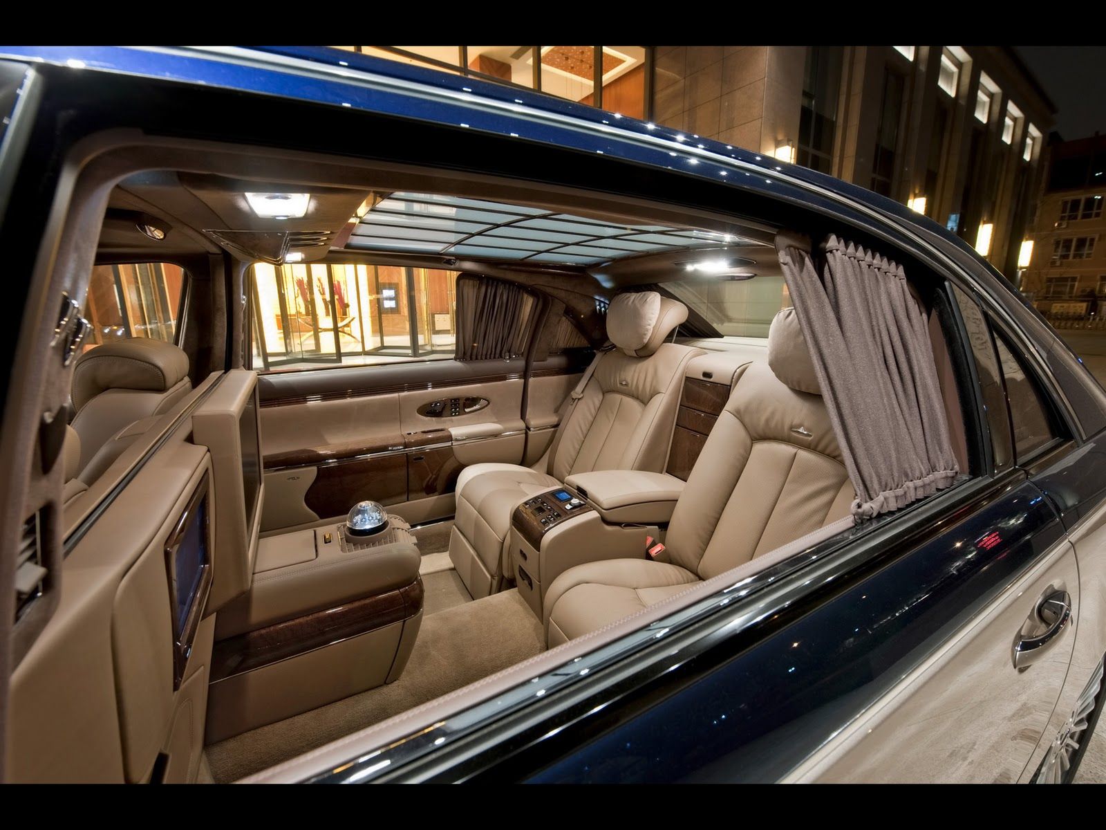 Passion For Luxury : Maybach 62 - Excellence Refined | Voitures de luxe,  Intérieurs de voiture, Voiture