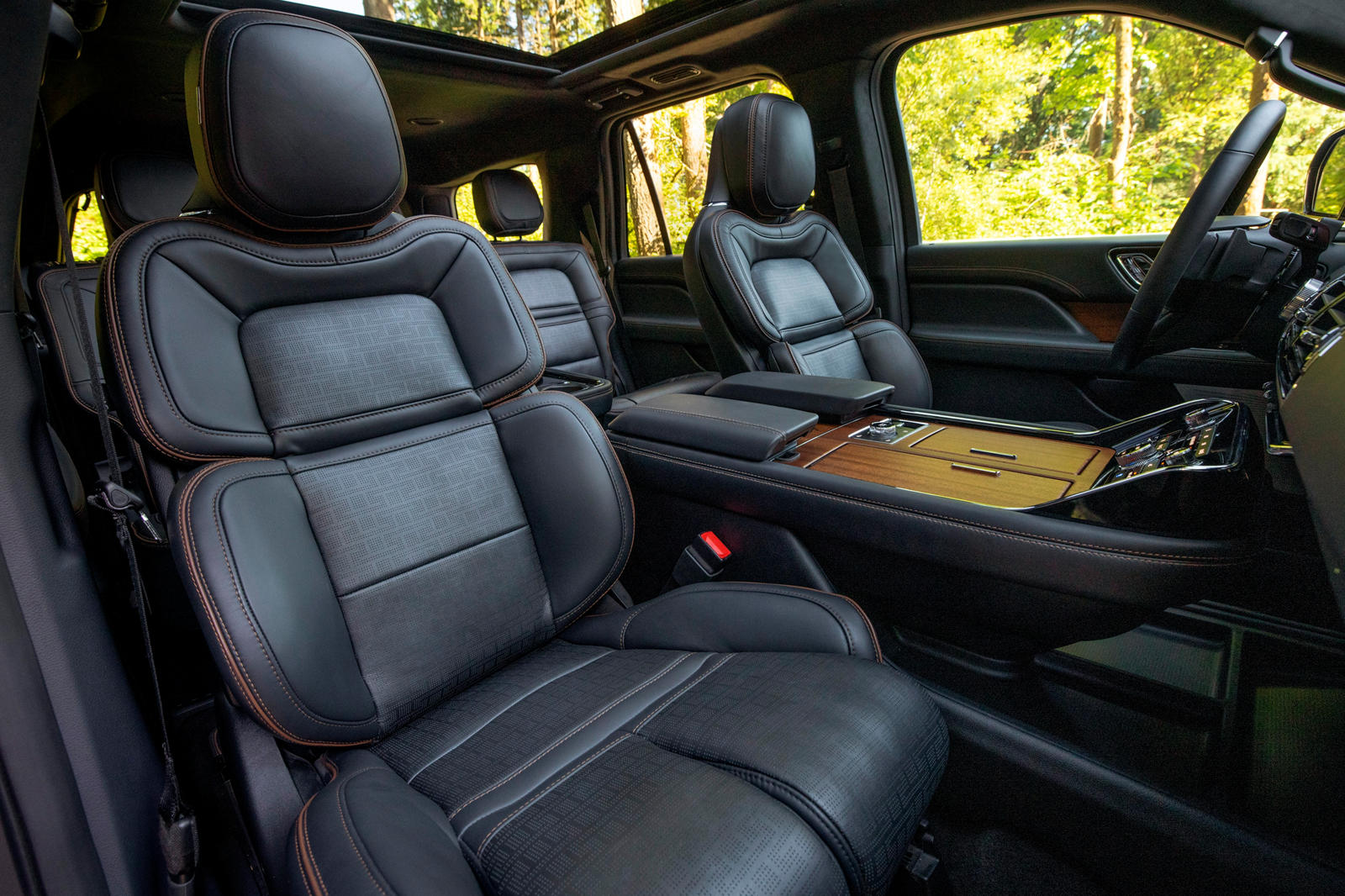 2022 Lincoln Navigator Interior Dimensions: Seating, Cargo Space & Trunk  Size - Photos | CarBuzz