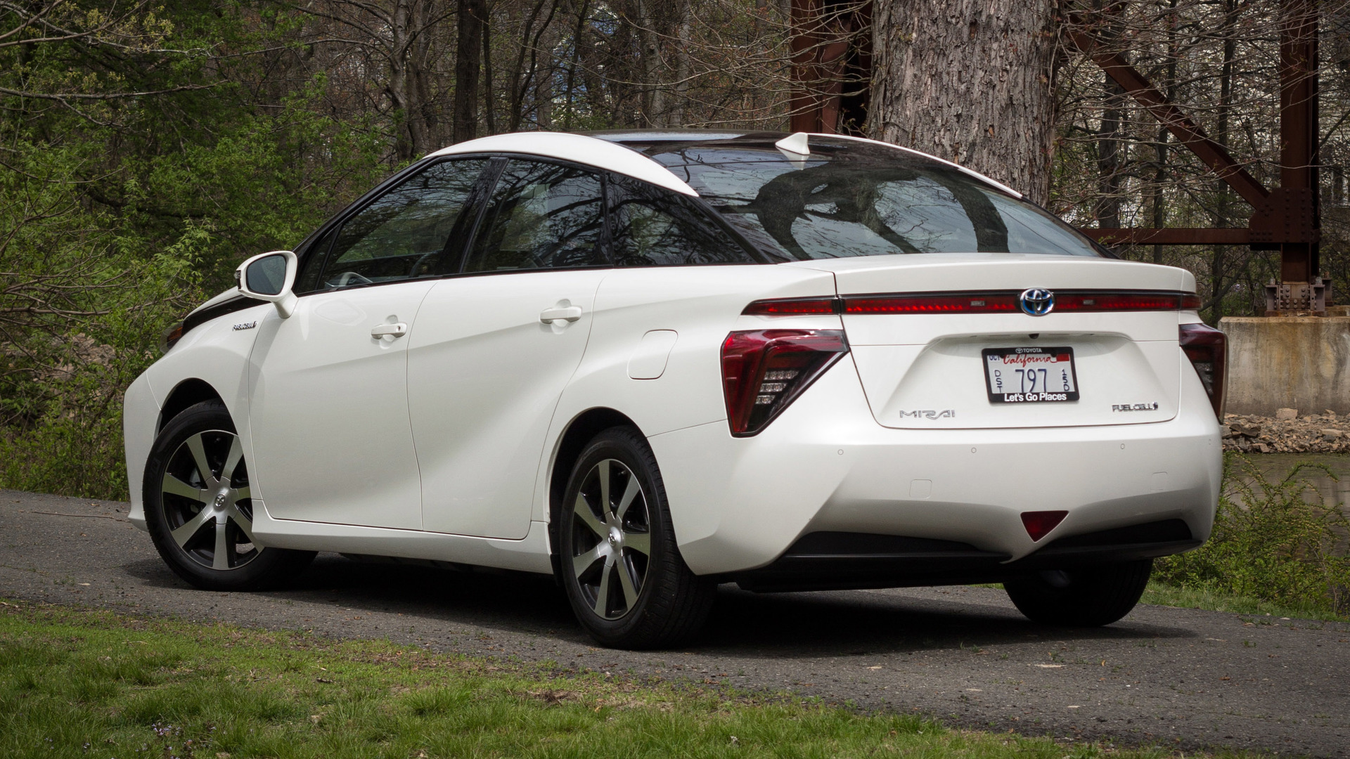 Review: 2016 Toyota Mirai