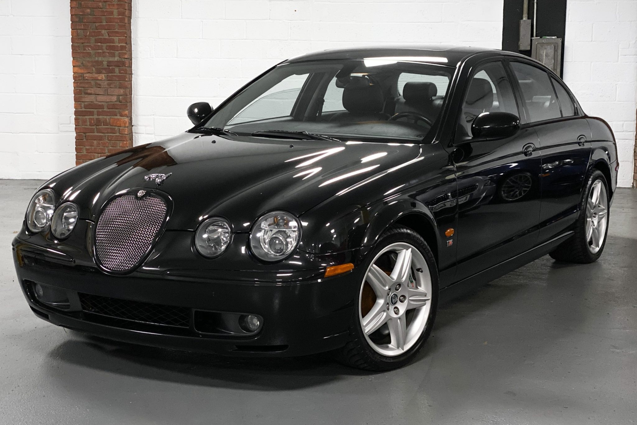 No Reserve: 38k-Mile 2003 Jaguar S-Type R for sale on BaT Auctions - sold  for $16,500 on April 13, 2022 (Lot #70,505) | Bring a Trailer