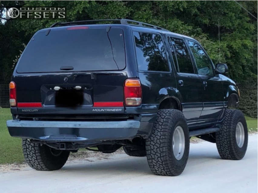 2000 Mercury Mountaineer with 15x10 -43 American Racing Baja and 33/12.5R15  Falken WildPeak At3w and Leveling Kit & Body Lift | Custom Offsets