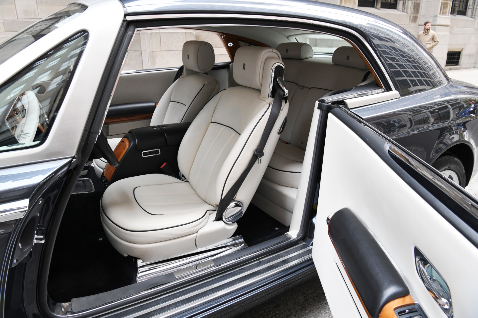 2013 Rolls-Royce Phantom Coupe For Sale | duPont REGISTRY