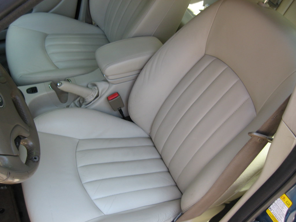 2003 Jaguar X-Type interior detail ‹ Connecticut Auto Detailing |Pinnacle  Auto DetailConnecticut Auto Detailing |Pinnacle Auto Detail