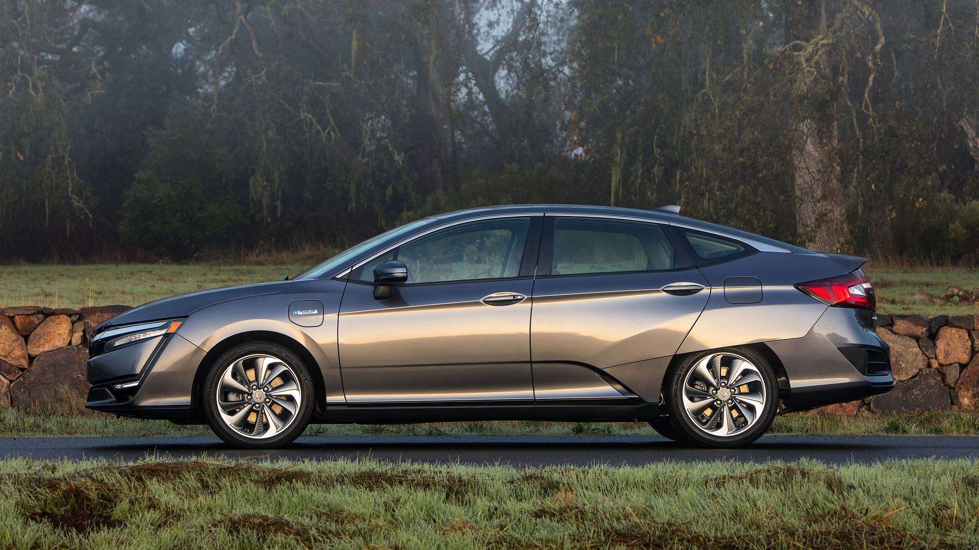 REVIEW: Honda Clarity plug-in hybrid, "A plug-in without the compromise" -  Fuels Fix