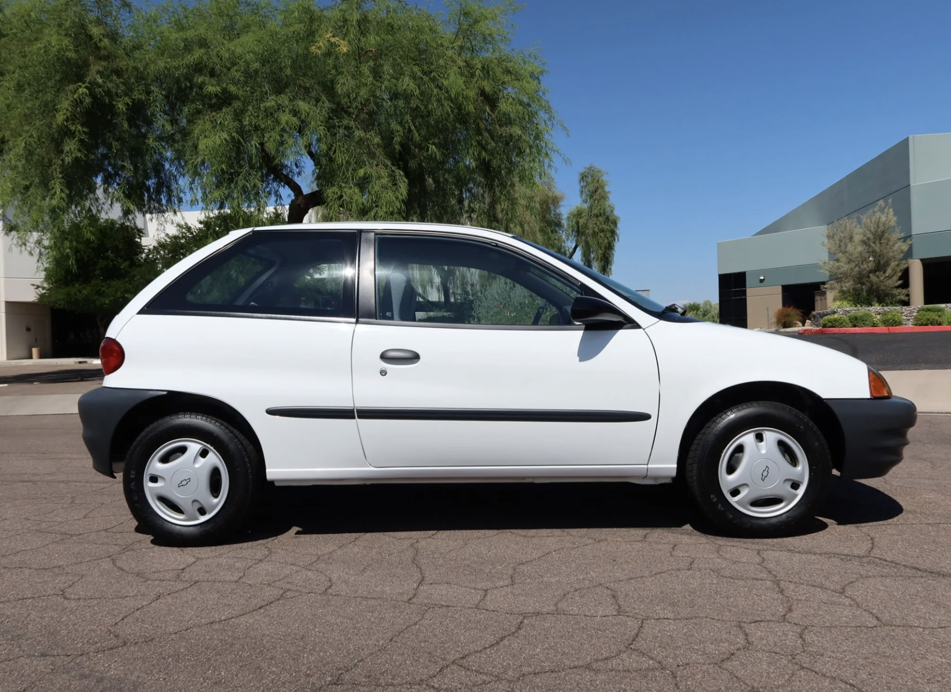 400-Mile 2000 Chevrolet Metro Fetches $18,200 on Bring a Trailer
