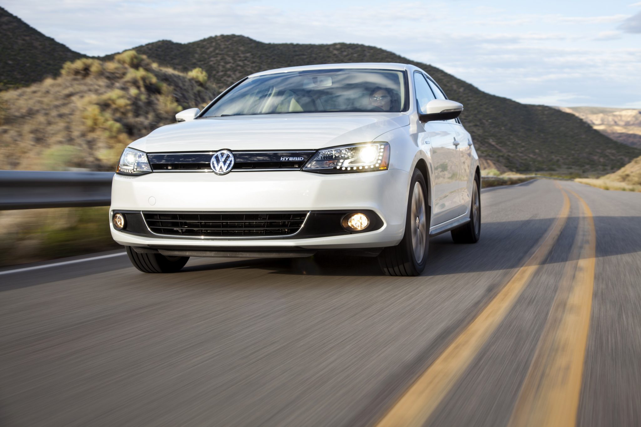 2014 Volkswagen Jetta Hybrid Overview - The News Wheel