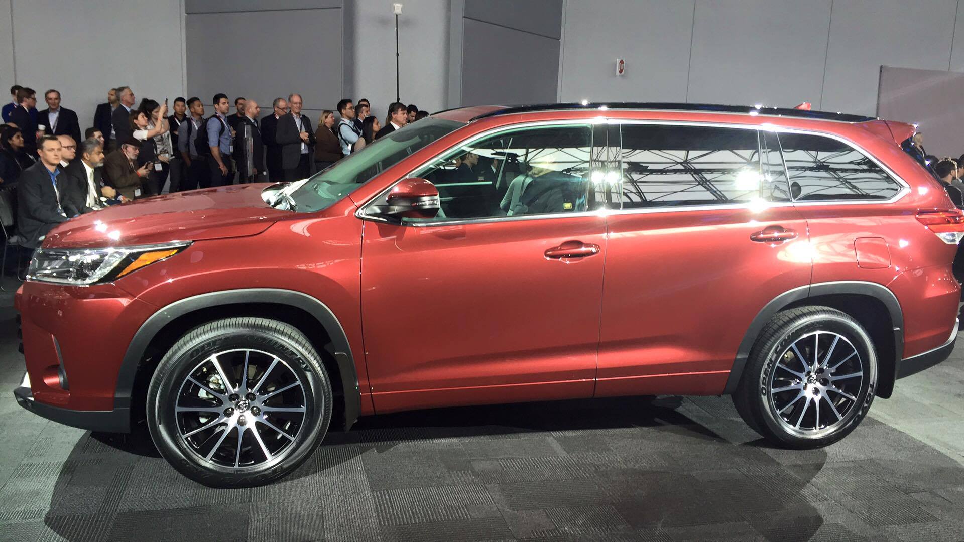 2017 Toyota Highlander Debuts in New York - The News Wheel