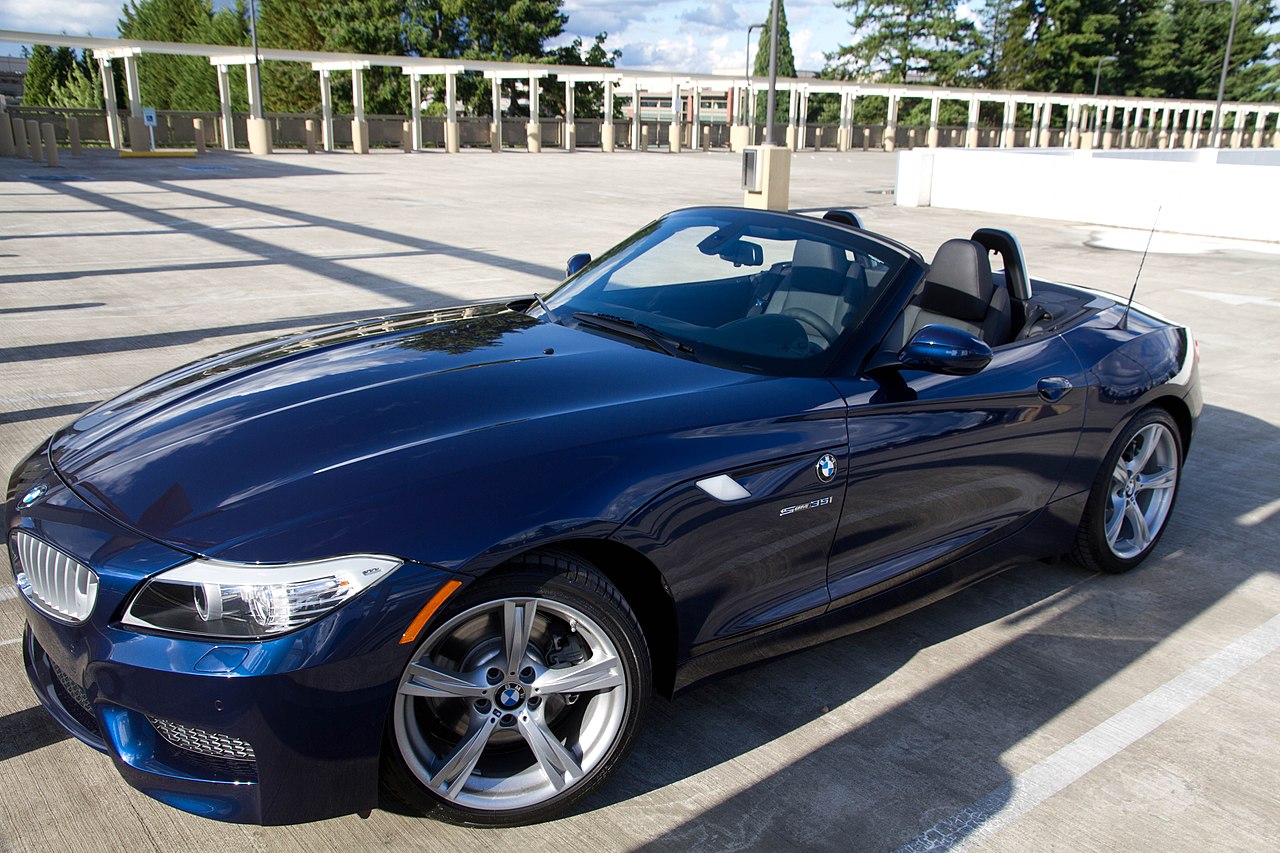 File:2011 BMW Z4 sDrive 35i (2).jpg - Wikimedia Commons