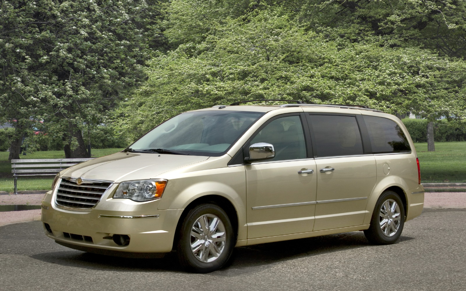 2010 Chrysler Town & Country Review, Ratings, Specs, Prices, and Photos -  The Car Connection