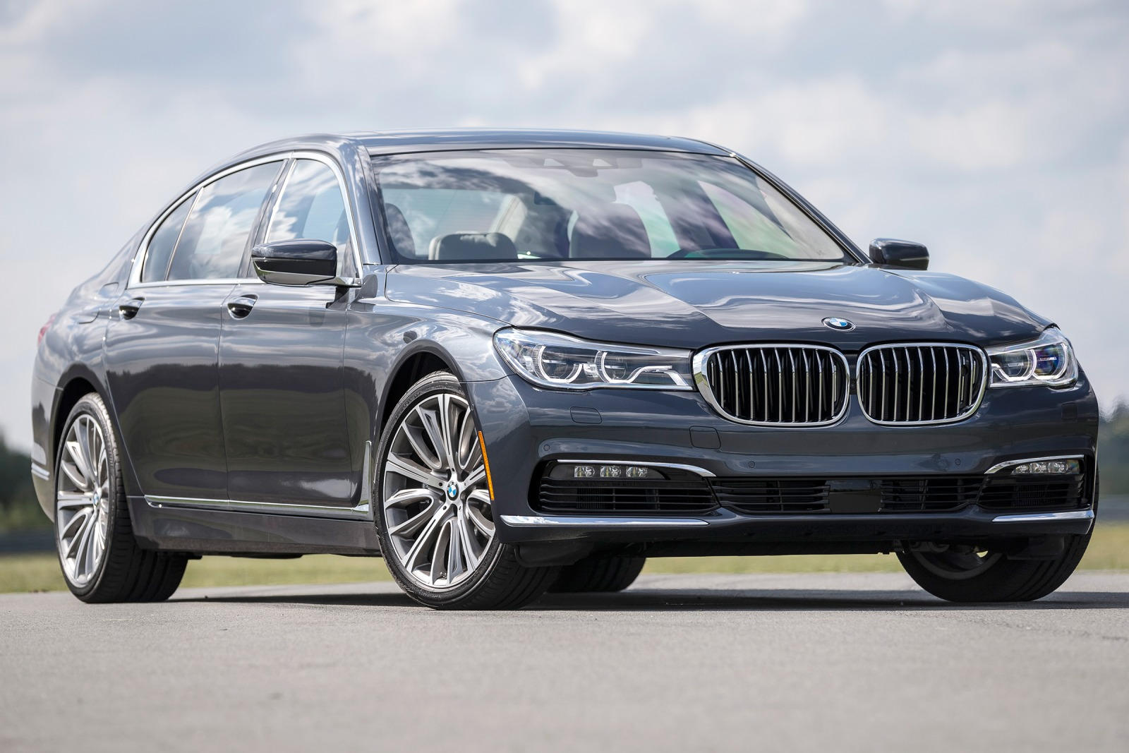 2019 BMW 7 Series Review, Pricing | 7 Series Sedan Models | CarBuzz