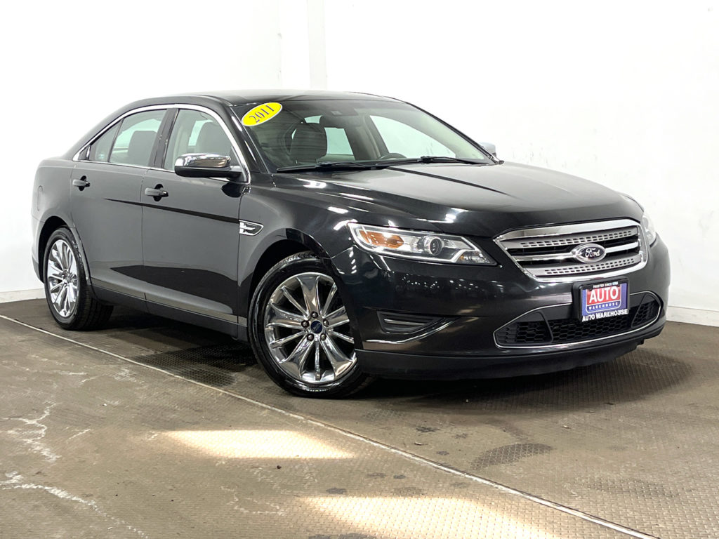 2011 FORD TAURUS Black Sedan - Almacén de Automóviles