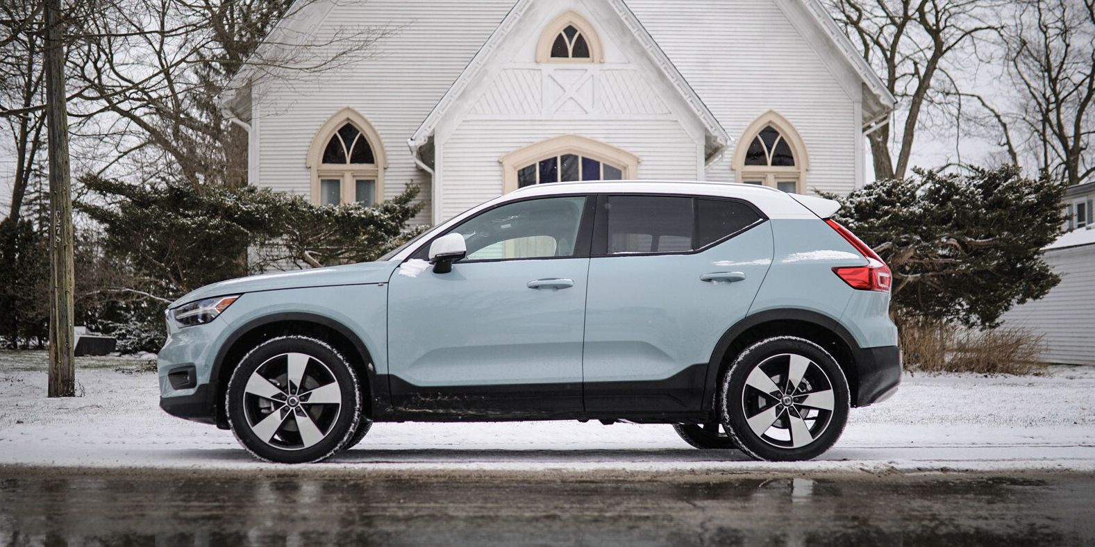 The 2019 Volvo XC40 Isn't Sporty, And That Makes it Great