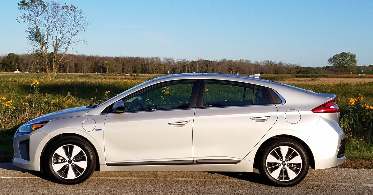 2019 Hyundai Ioniq Plug-In Hybrid Limited Review | WUWM 89.7 FM -  Milwaukee's NPR