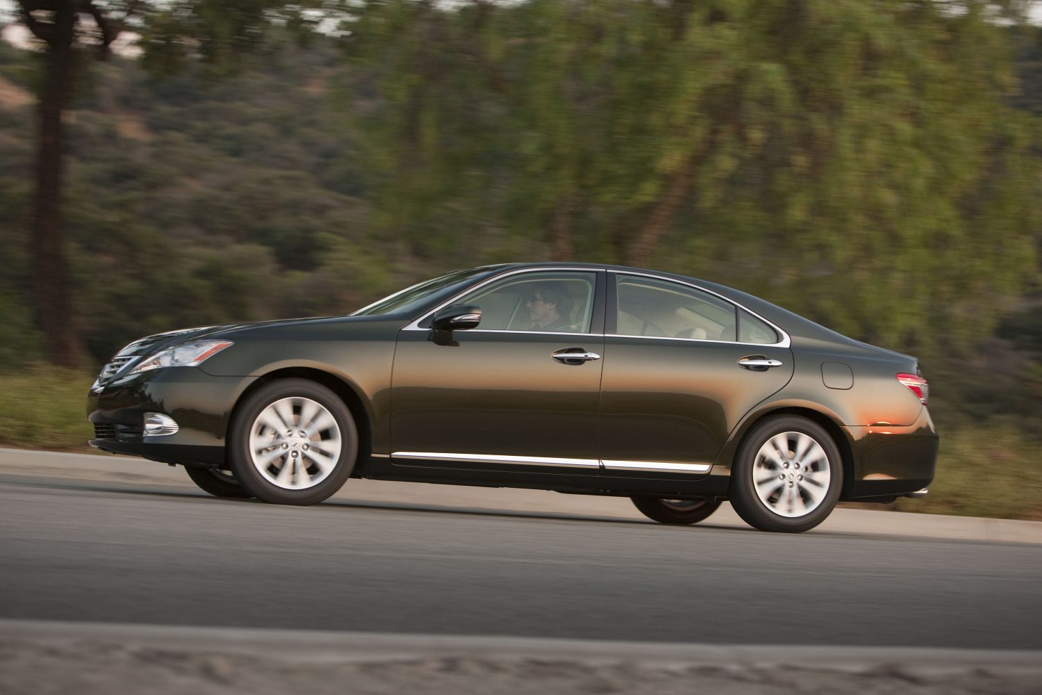 2011 Lexus ES 350 006 - Lexus USA Newsroom