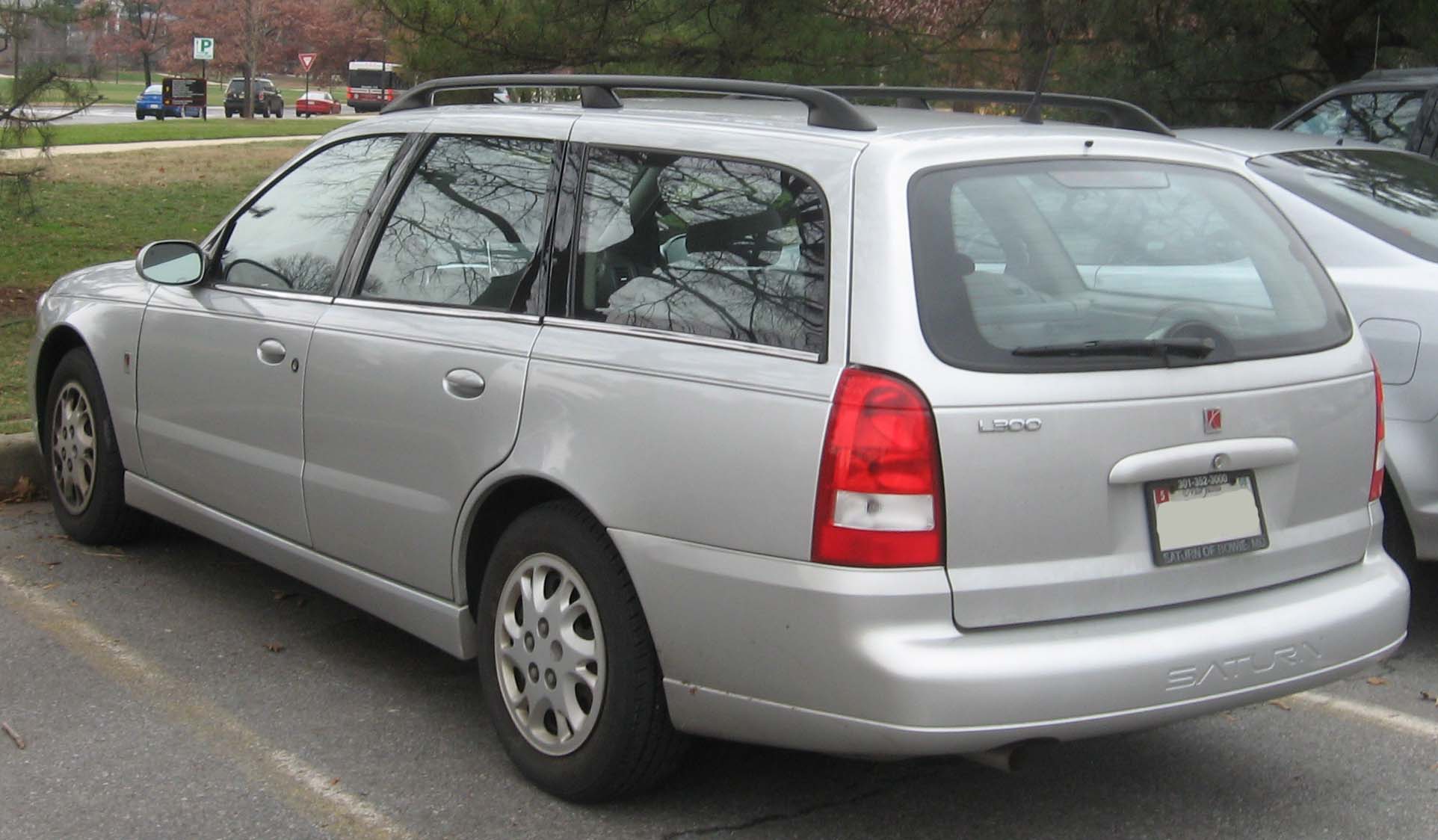 File:04-05 Saturn L300 wagon.jpg - Wikimedia Commons