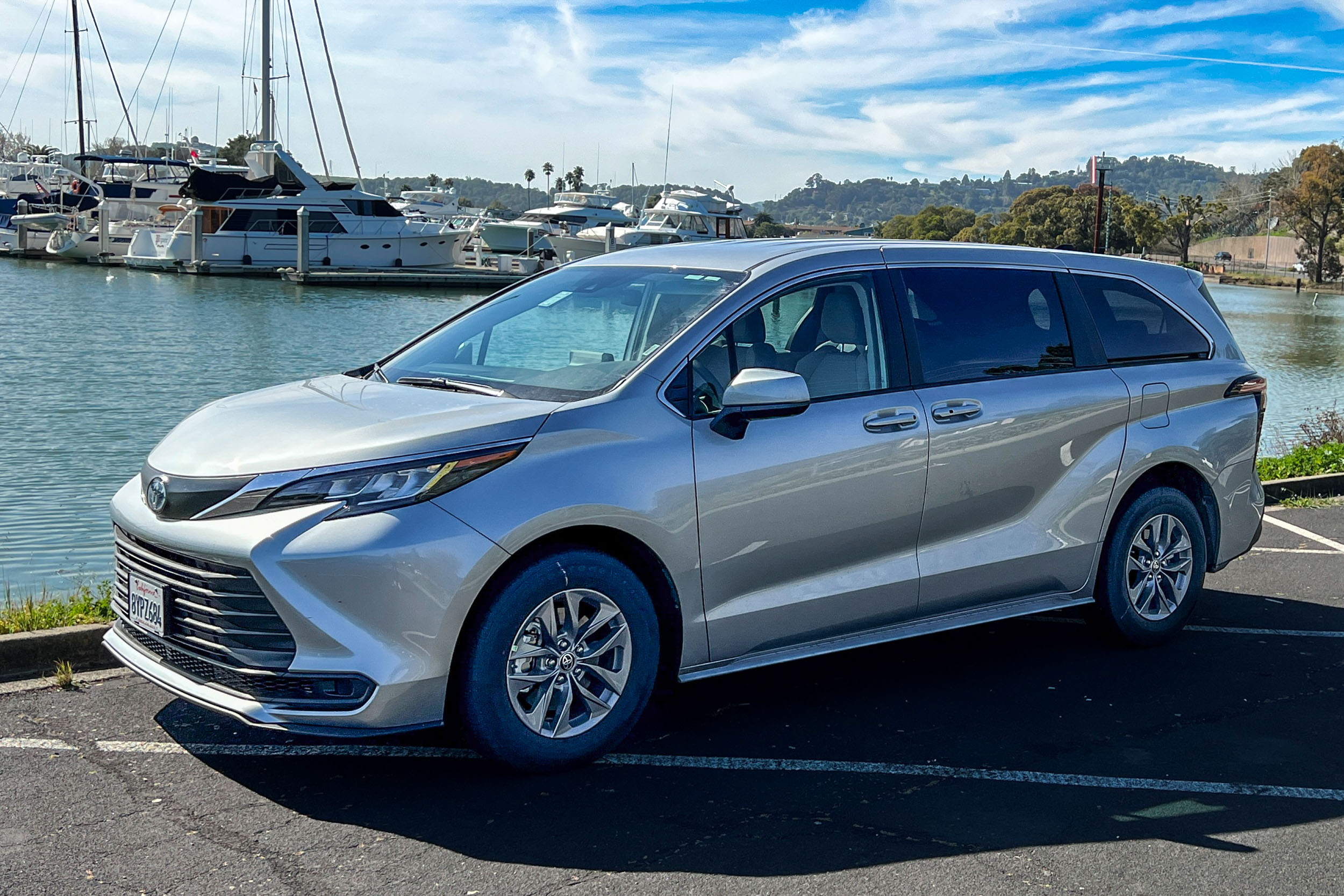 Don't Diss the Minivan: 2022 Toyota Sienna Hybrid Review | GearJunkie