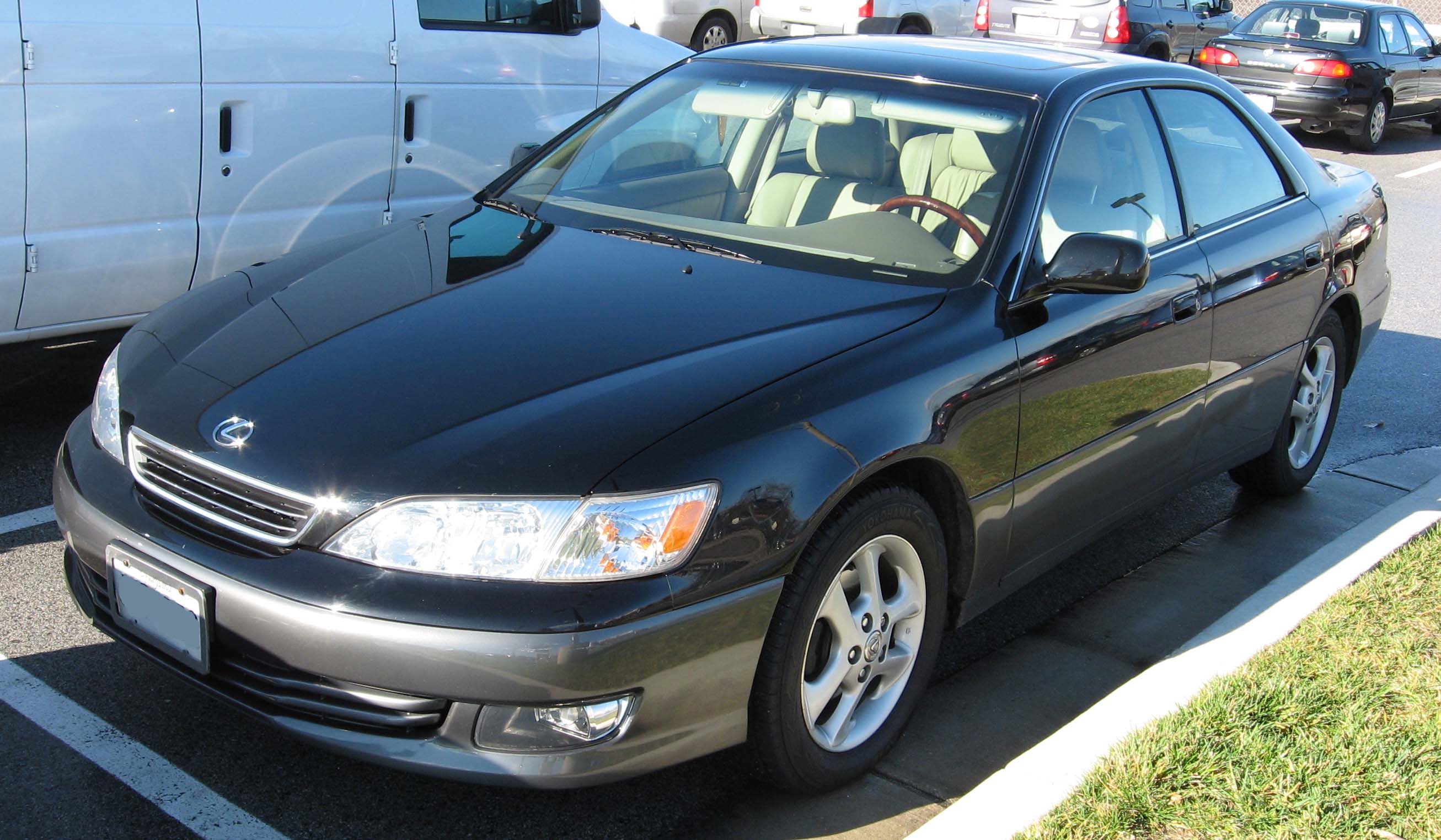 File:Lexus--ES300.jpg - Wikimedia Commons