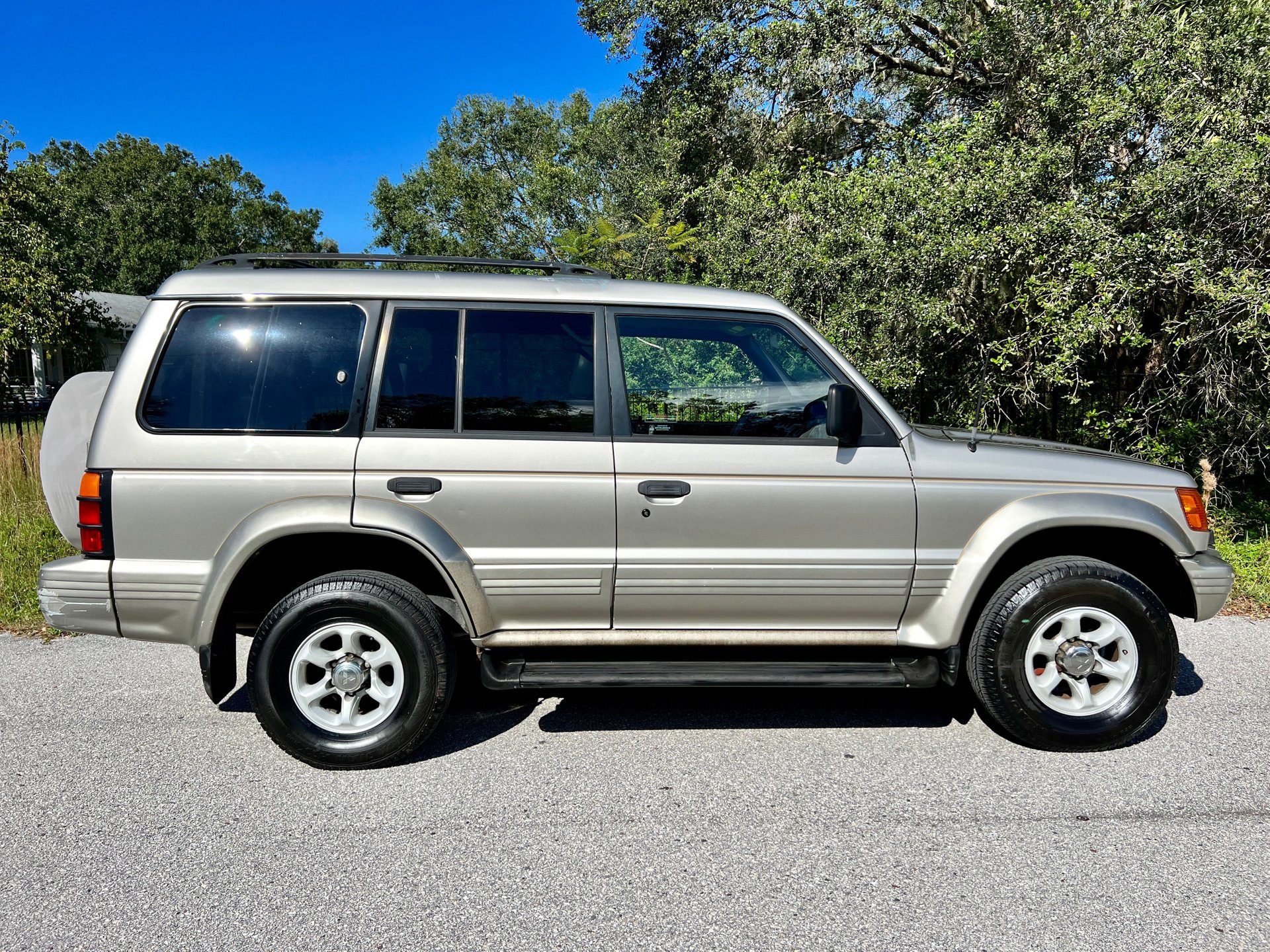 1997 Mitsubishi Montero 4x4 | Premier Auction