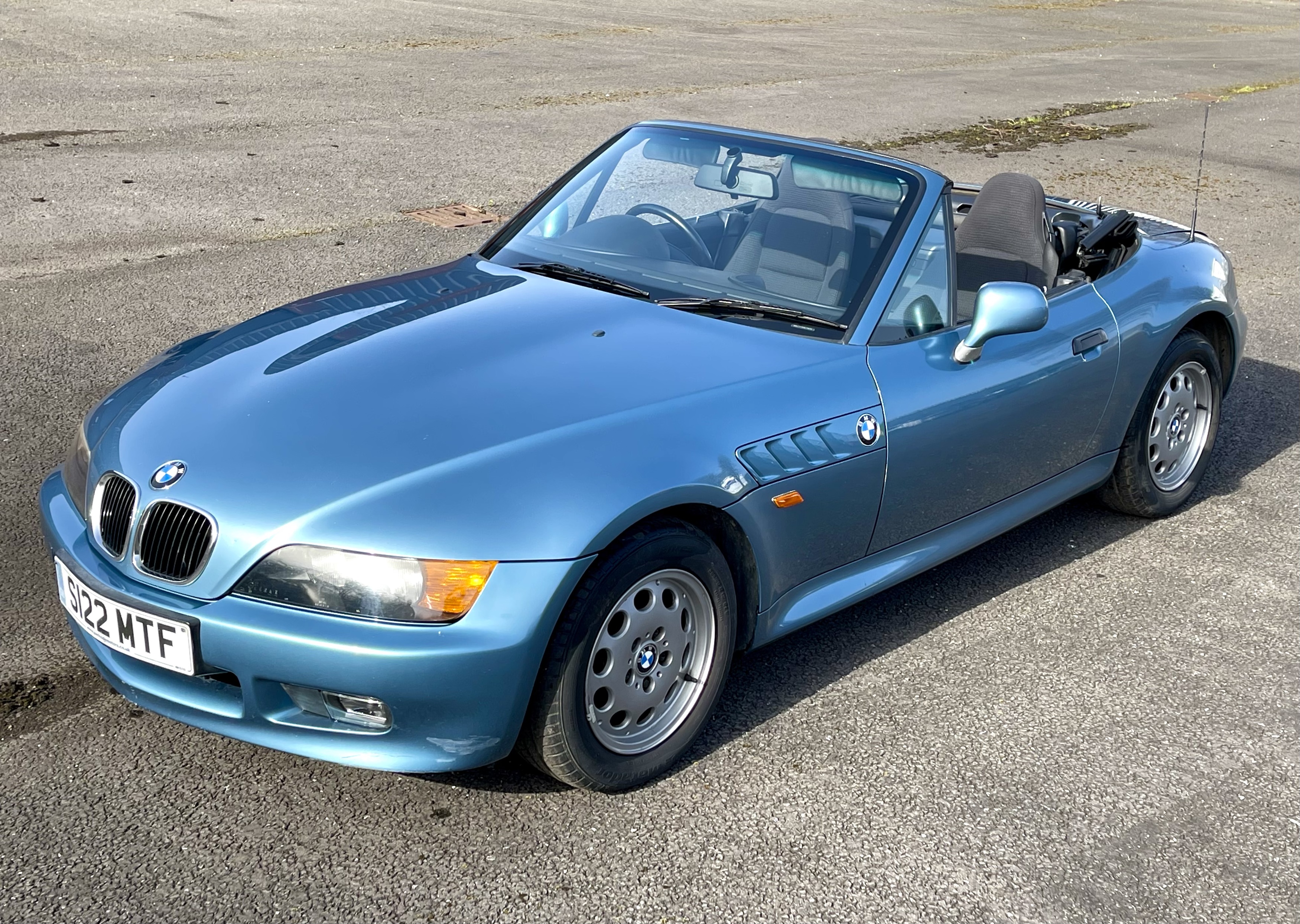 Lot 302 - 1998 BMW Z3 Roadster