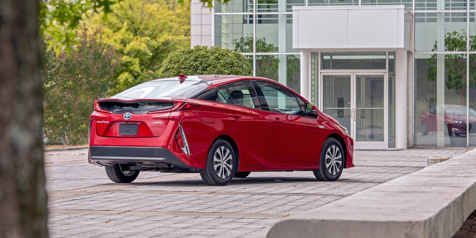 Toyota Prius Prime is scarce at dealerships, leaving demand for its plug-in  on the table | Electrek
