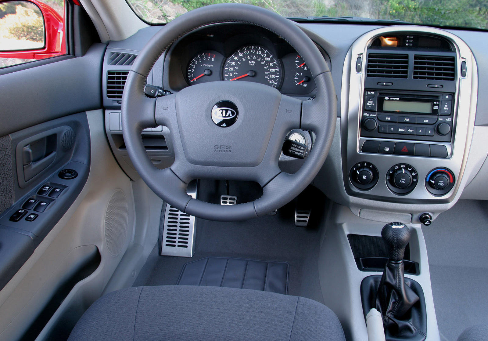 2008 Kia Spectra5 Interior Photos | CarBuzz