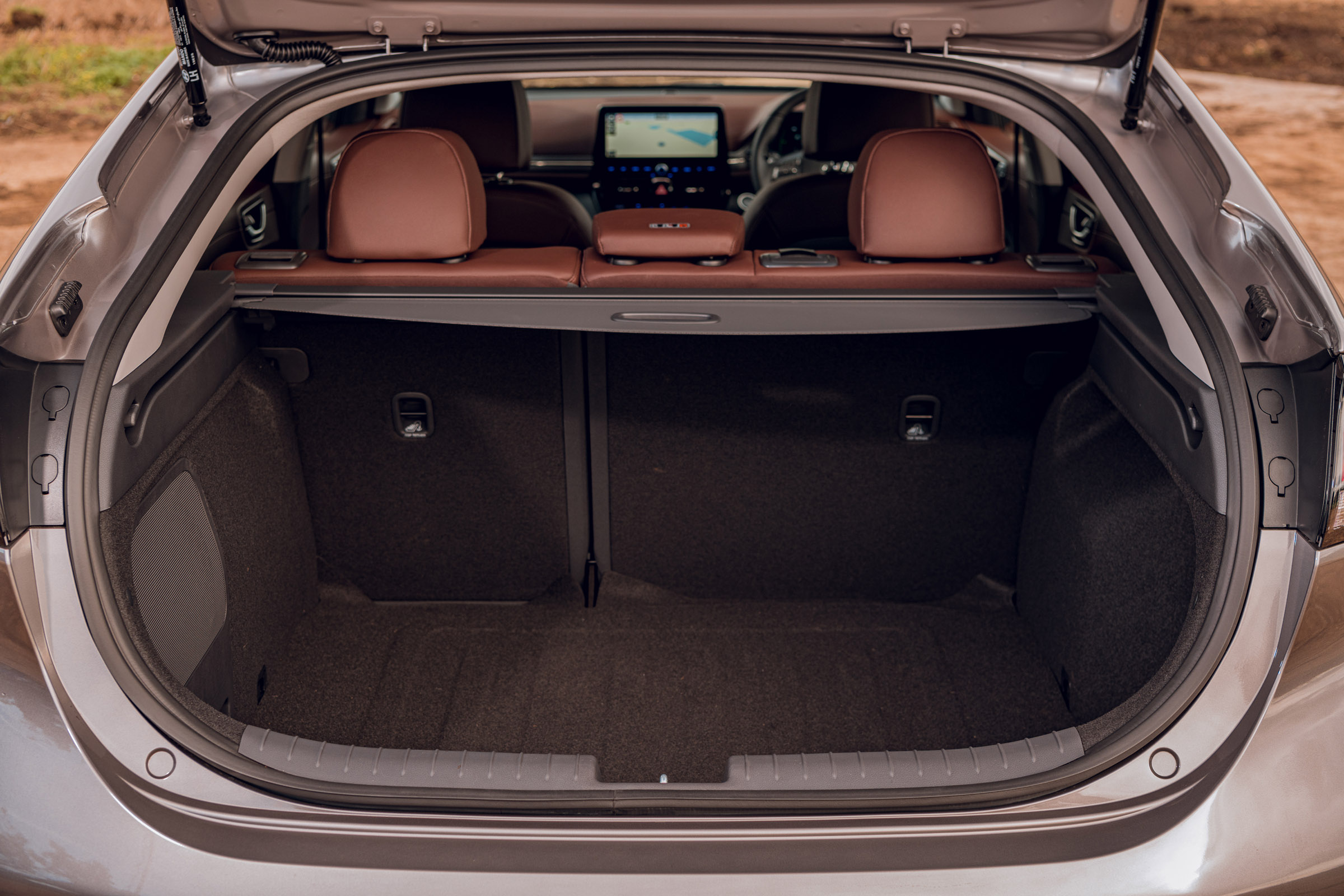 Hyundai Ioniq Hybrid (2016-2022) practicality & boot space | DrivingElectric