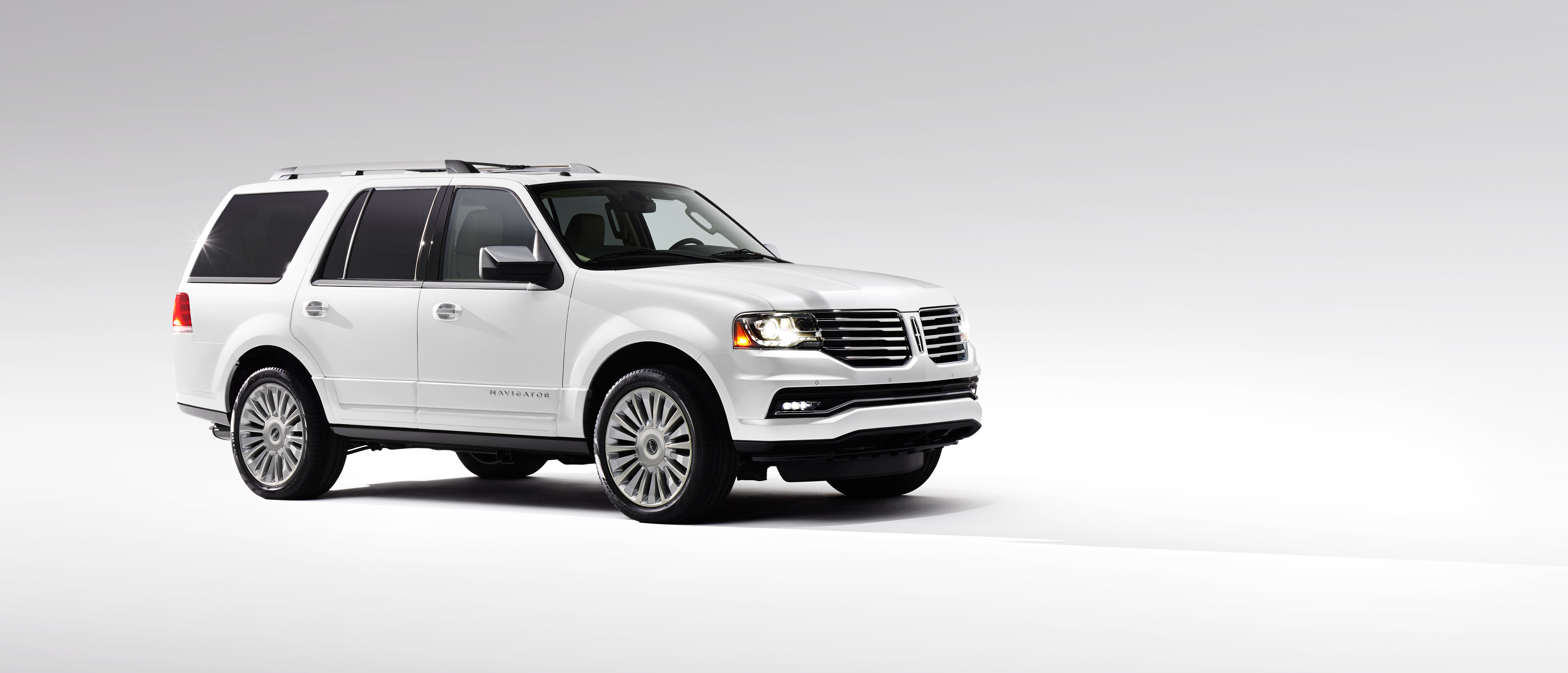 Inside and Out, 2015 Lincoln Navigator Redefines Elegance in a Full-Size  Luxury SUV