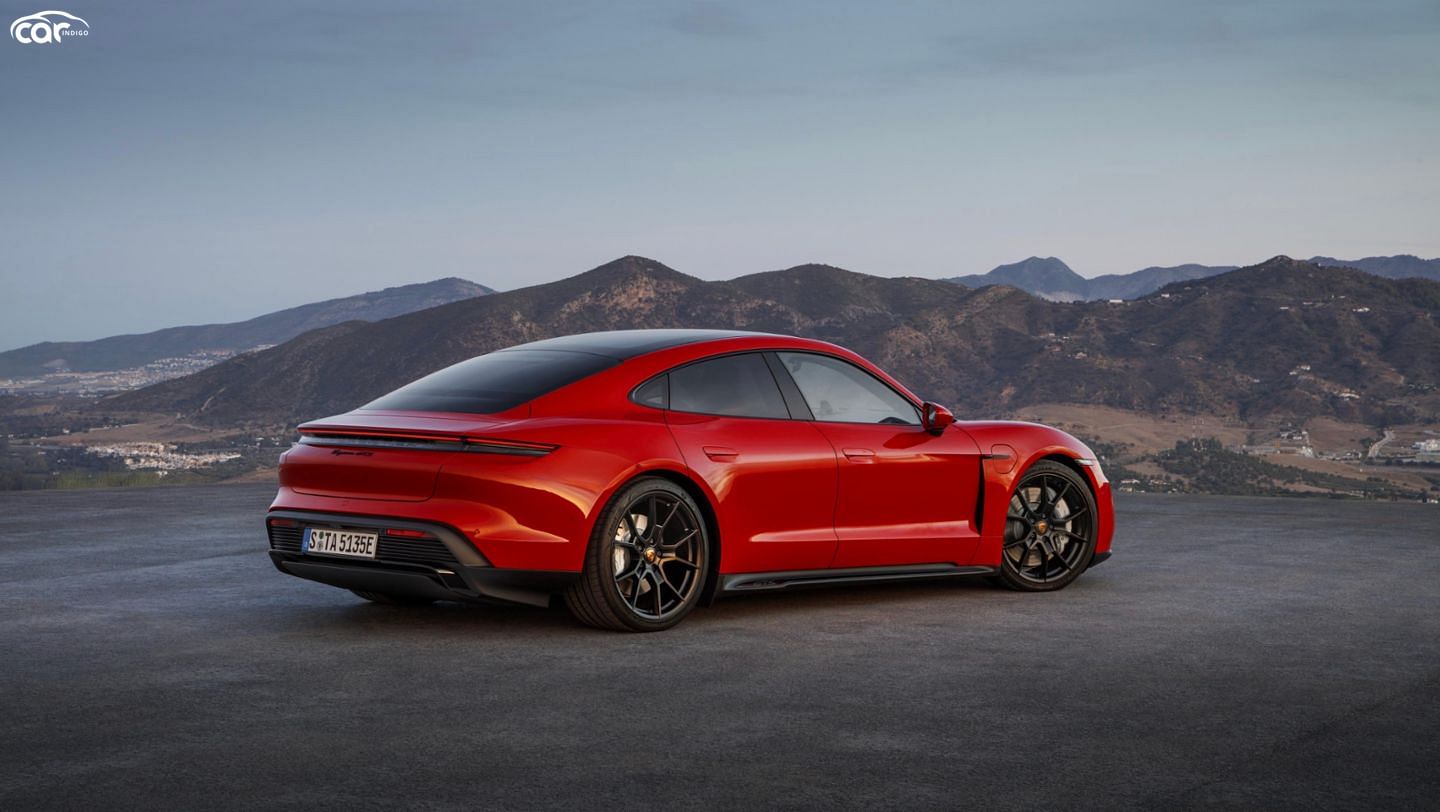 Porsche Performance Cars: 2022 Porsche Taycan vs 2022 Porsche 911