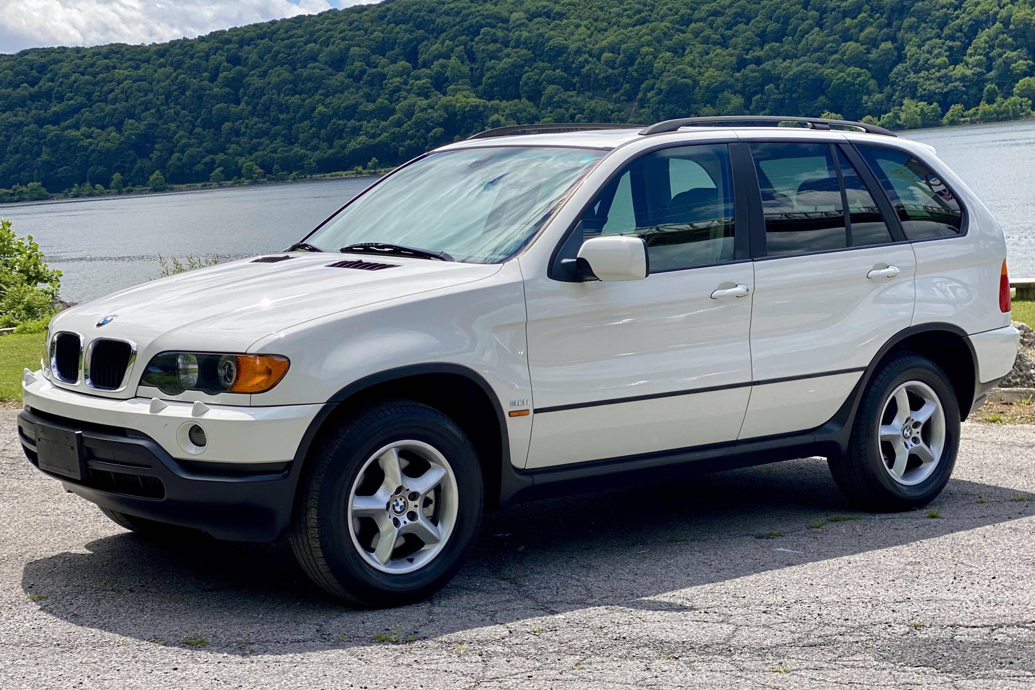 2003 BMW X5 3.0i auction - Cars & Bids