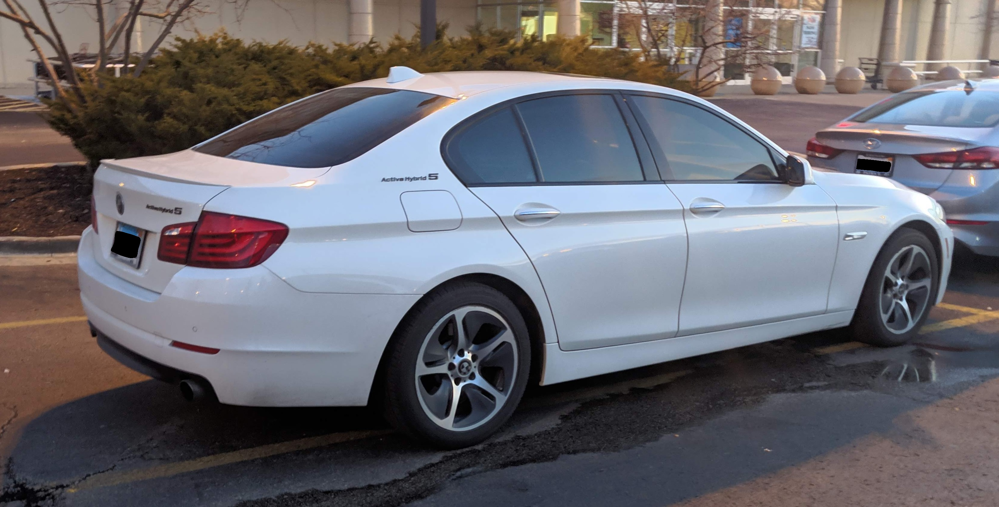 File:2013 BMW ActiveHybrid 5.jpg - Wikimedia Commons