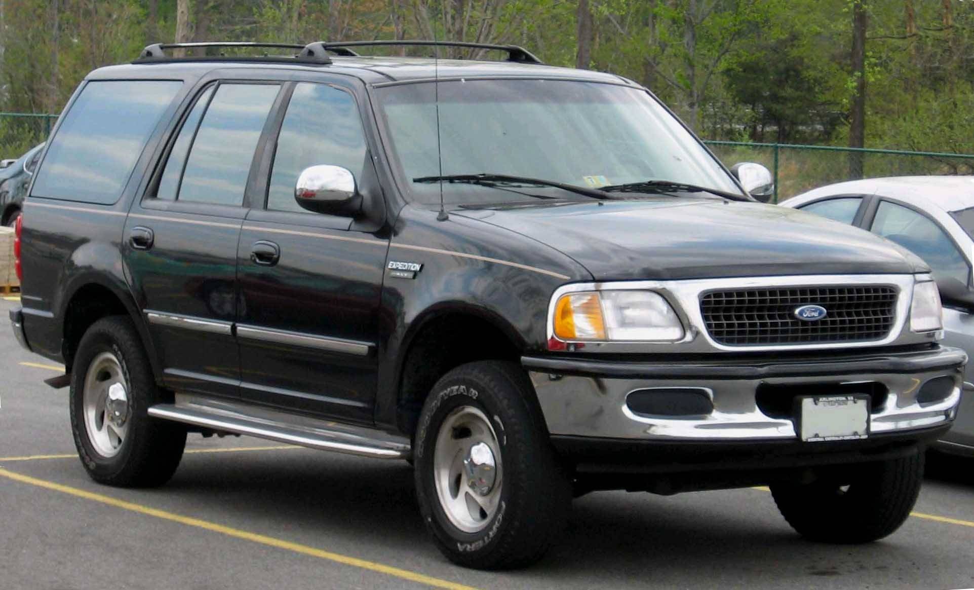 2000 Ford Expedition 119" WB XLT 4WD None