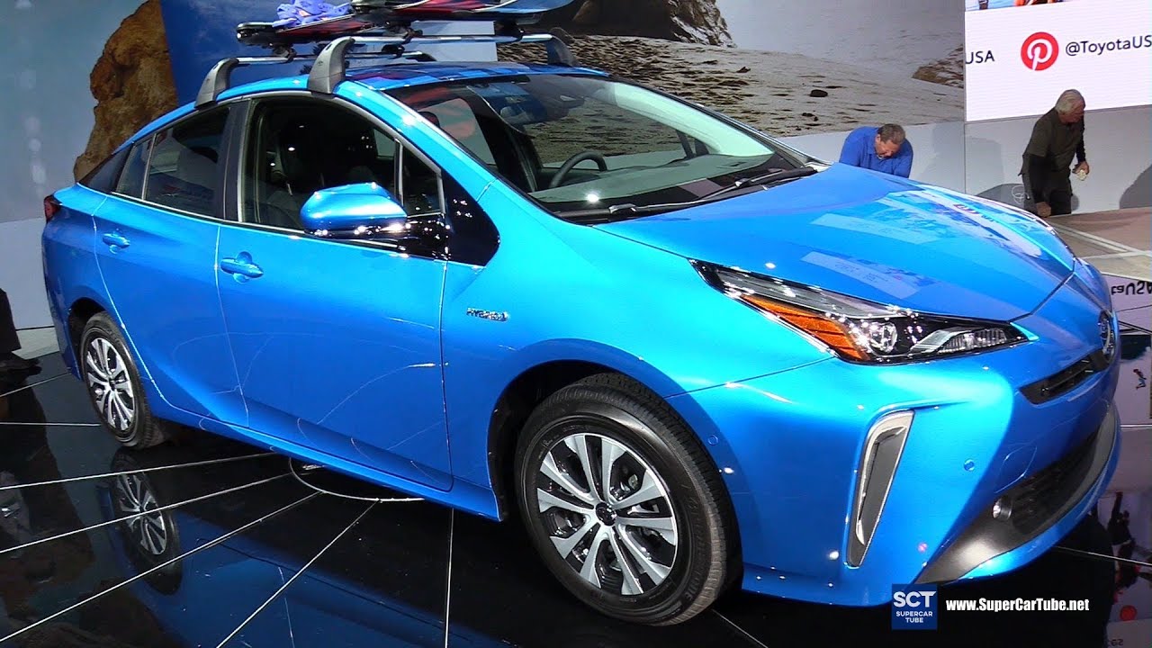 2020 Toyota Prius Hybrid XLE Exterior and Interior Walkaround 2018 LA Auto  Show - YouTube