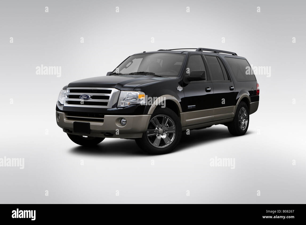 2008 Ford Expedition EL King Ranch in Black - Front angle view Stock Photo  - Alamy