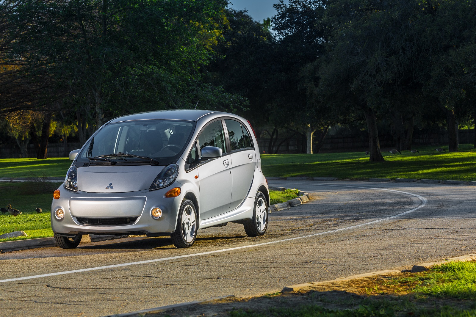 2016 Mitsubishi i-MiEV Review, Ratings, Specs, Prices, and Photos - The Car  Connection