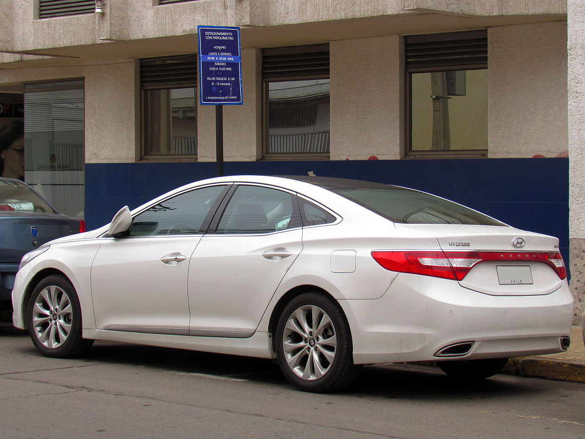 File:Hyundai Azera V6 GLS 2014 (15506694761).jpg - Wikimedia Commons