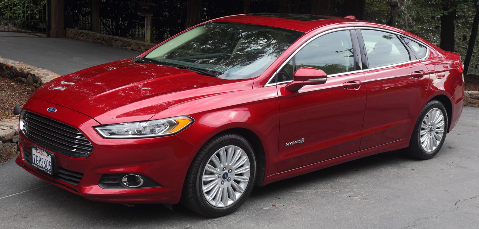 2015 Ford Fusion Hybrid SE - Ruby Red