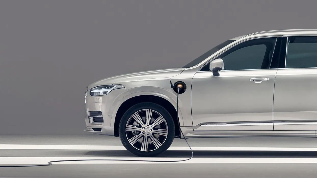 2022 Volvo Plug-In Hybrids to Gain Electric Range and Horsepower