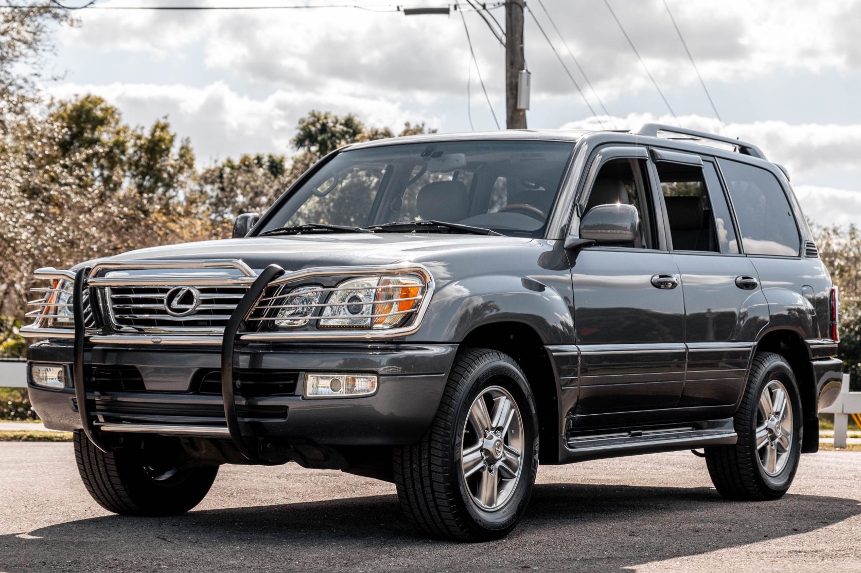 38k-Mile 2006 Lexus LX470 for sale on BaT Auctions - sold for $55,000 on  February 18, 2022 (Lot #66,129) | Bring a Trailer