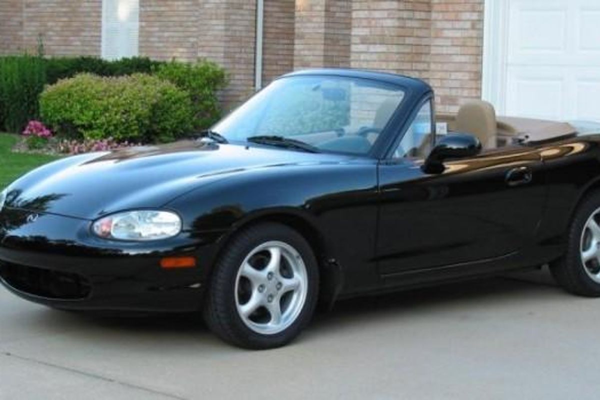 Hemmings Find of the Day - 1999 Mazda MX5 Miata LS | Hemmings