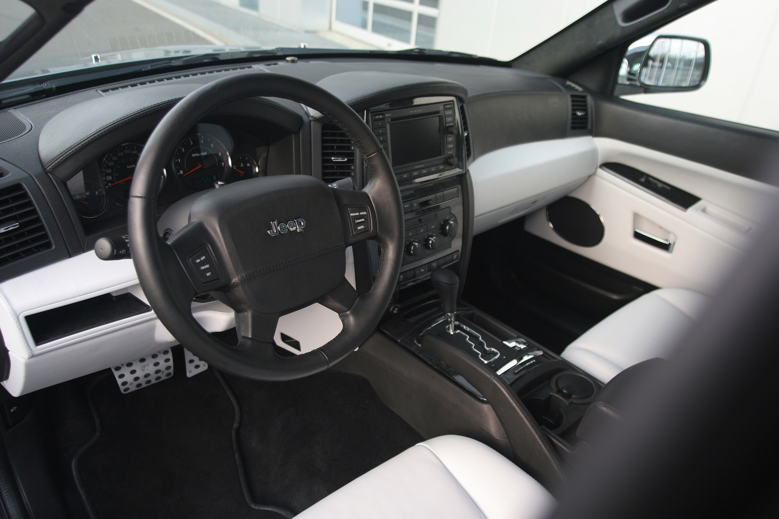 STARTECH Jeep Grand Cherokee (2009) - picture 4 of 4